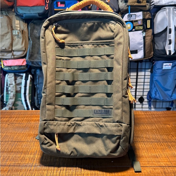 CamelBak Olive Green Men's quantico Backpack with mustard paracord